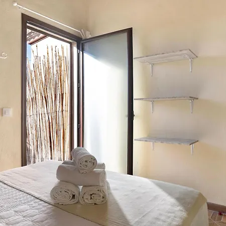 Casa Dorca, 2 *