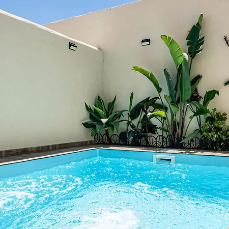 Casa Dorca, 2 *